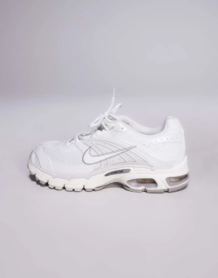 Кроссовки Nike Air Max Moto 2K бежевого цвета  ivory