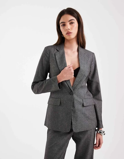 Приталенный блейзер черного цвета от Vero Moda salt and pepper - часть комплекта
