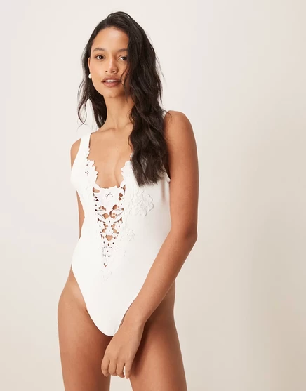 Цельный купальник с вышивкой For Love &amp; Lemons от Lelani белого цвета