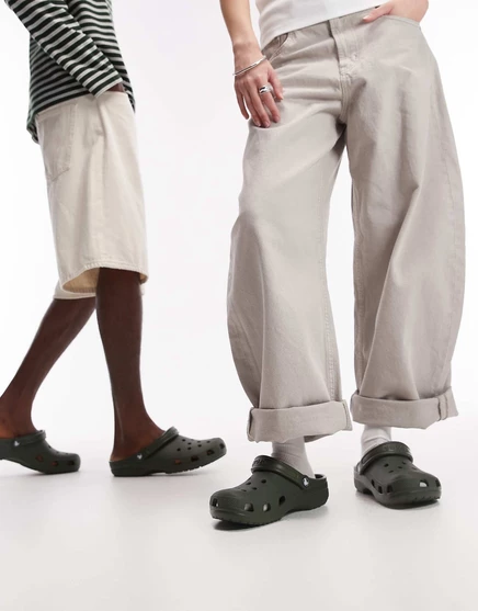 Классические сабо Crocs зеленого цвета field green