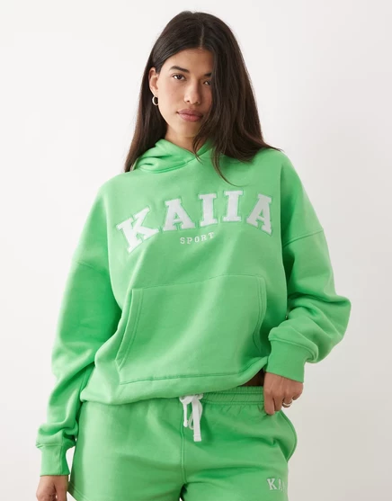 Хлопковая толстовка оверсайз с богатым вышитым логотипом Kaiia sport из хлопка ярко-зеленого цвета - часть комплекта apple green