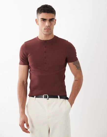 Мужская футболка ASOS Design muscle fit хенли, коричневая
