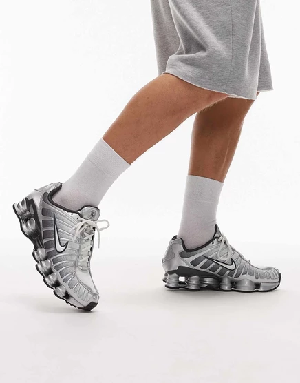 Кроссовки Nike Shox TL серебристого цвета  silver