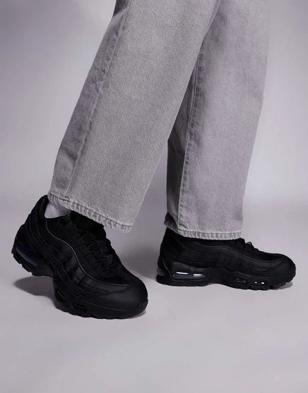 Кроссовки Nike Air Max 95 OG в тройном черном цвете black