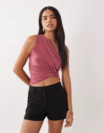 Асимметричный топ ASOS DESIGN со скульптурным вырезом на одном плече розового цвета