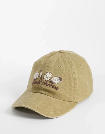 Шапочка с графической вышивкой ASOS DESIGN shell из камня stone