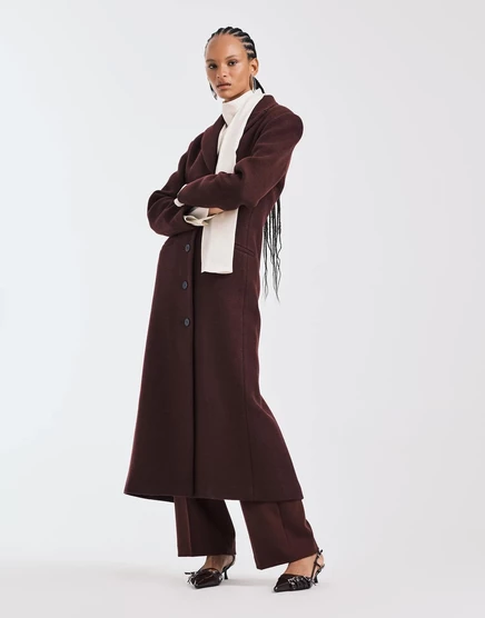 Пальто из матовой полушерстяной смеси премиум-класса ASOS DESIGN бордового цвета со скульптурным рисунком burgundy