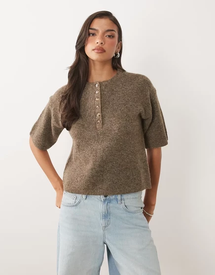 Женская футболка Nobody's Child Henley, коричневая