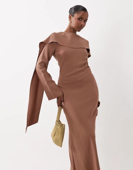 Женское макси-платье ASOS Design с кейпом и шарфом, коричневое