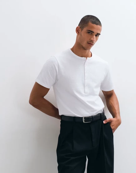 Мужская футболка ASOS Design с воротником хенли, белая