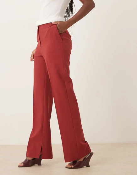Приталенные прямые брюки от ASOS DESIGN с разрезом вишнево-красного цвета cherry red