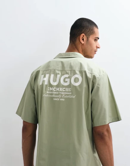 Рубашка с отложным воротником HUGO Blue Eligino свободного покроя с переливами средне-зеленого и бежевого цветов