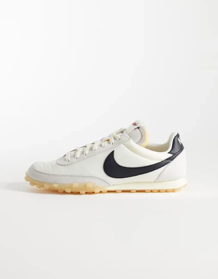 Кроссовки Nike Waffle Racer темно-белого и черного цветов