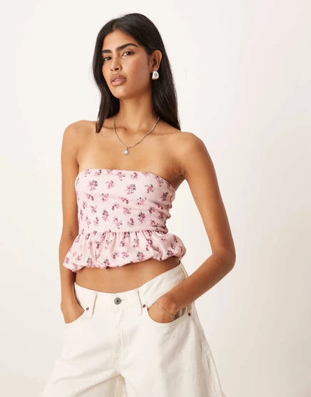 Топ-бандо ASOS DESIGN с текстурированными рюшами и пышным низом с нежным цветочным принтом floral print