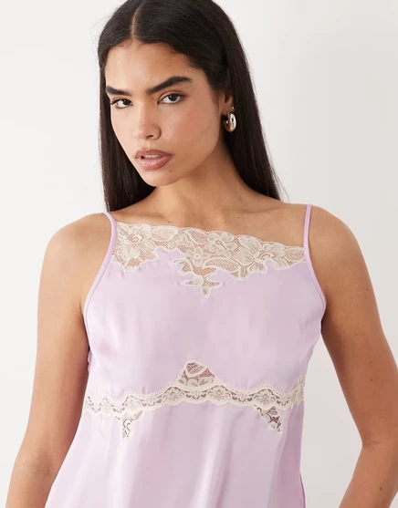 ТОП с асимметричным вырезом и кружевной отделкой ASOS DESIGN сиреневого цвета