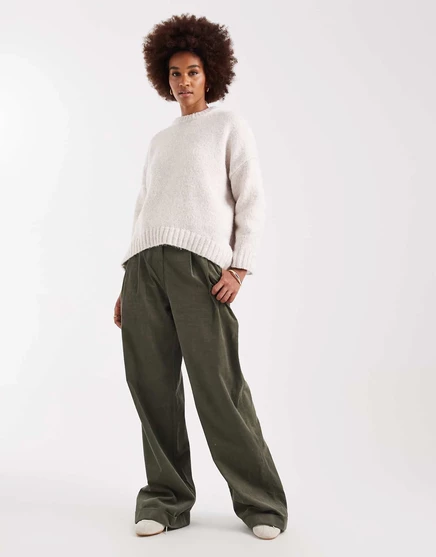 Высокие вельветовые брюки ASOS DESIGN с манжетами по низу и широкими штанинами зеленого цвета хаки  khaki