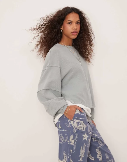 Непринужденная толстовка Free People со спущенными плечами светло-голубого цвета cold winter