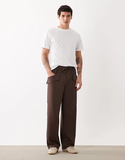 Мужские спортивные штаны ASOS Design круговой вязки широкого кроя с карманами карго, коричневые