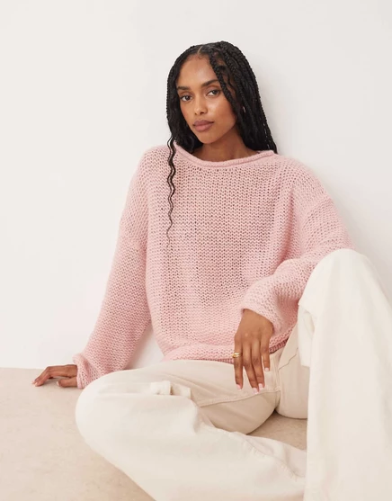 Дизайнерский вязаный свитер ASOS с непринужденным вырезом лодочкой и закатанными краями светло-розового цвета light pink