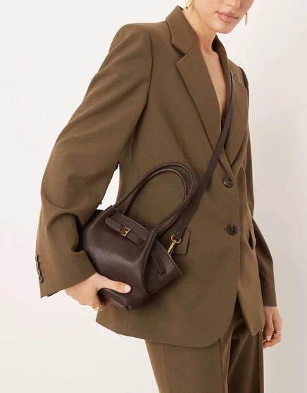 Маленькая сумка-тоут из искусственной кожи Gina Tricot коричневого цвета с плечевыми ремнями  brown