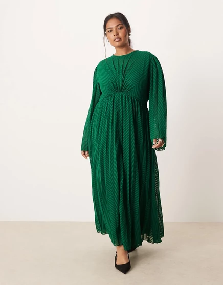 Зеленое шифоновое платье миди со складками и шевронным принтом ASOS DESIGN Curve pine green