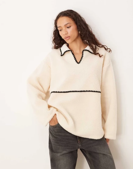 Свитшот-пуловер ASOS DESIGN teddy с вышивкой в виде одеяла кремового и черного цветов cream