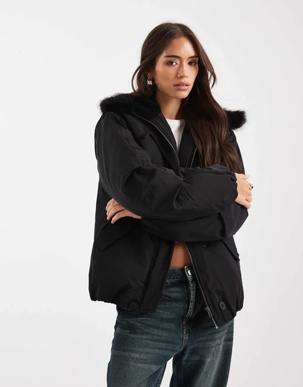 ДИЗАЙНЕРСКАЯ куртка-бомбер ASOS с капюшоном из искусственного меха черного цвета black