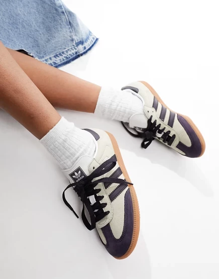 Светло-серые кроссовки на резиновой подошве adidas Originals Samba OG light gray