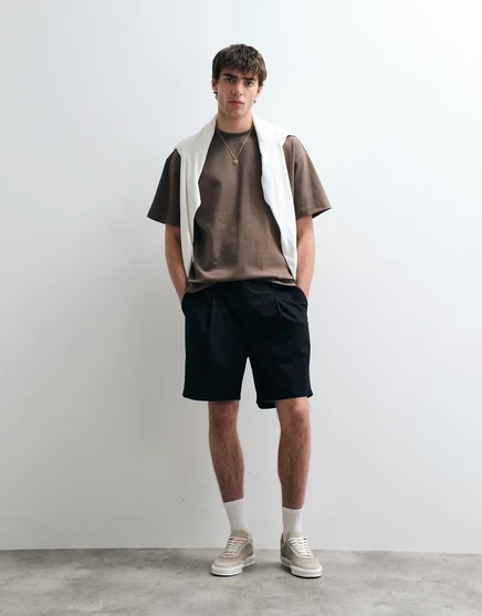 Мужские шорты Asos Collective из хлопка-лен с защипами, черные