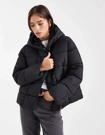 Женский короткий стёганый пуховик Vero Moda, чёрный