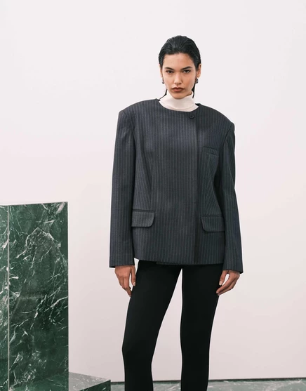 Блейзер без воротника с широкими плечами от ASOS DESIGN, сшитый на заказ в серую полоску gray pinstripe