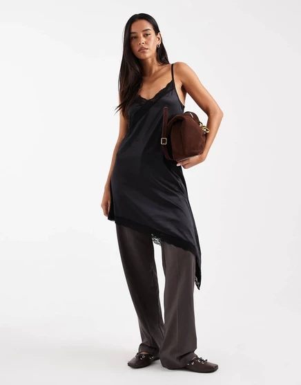 Асимметричное платье Miss Selfridge с кружевной отделкой черного цвета black