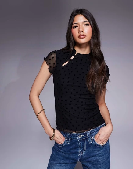 ДИЗАЙНЕРСКИЙ топ ASOS с коротким рукавом и сердечком из флока черного цвета black
