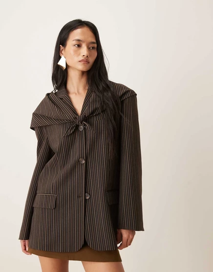ДИЗАЙНЕРСКИЙ блейзер ASOS с шарфом в коричневую полоску brown pinstripe