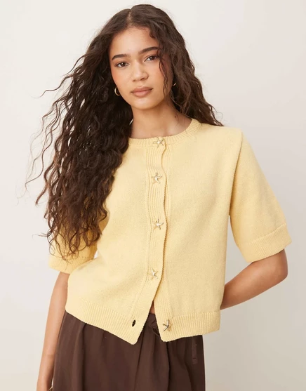 Вязаный кардиган ASOS DESIGN с короткими рукавами цвета экрю ecru