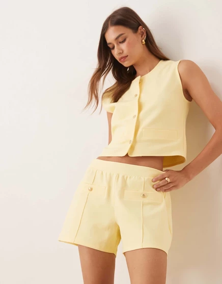 Жилет ASOS DESIGN цвета кокосового молока - часть комплекта coconut milk