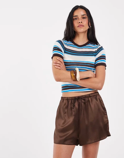 Дизайнерские шорты для бега ASOS из атласа коричнево-шоколадного цвета, сшитые на заказ