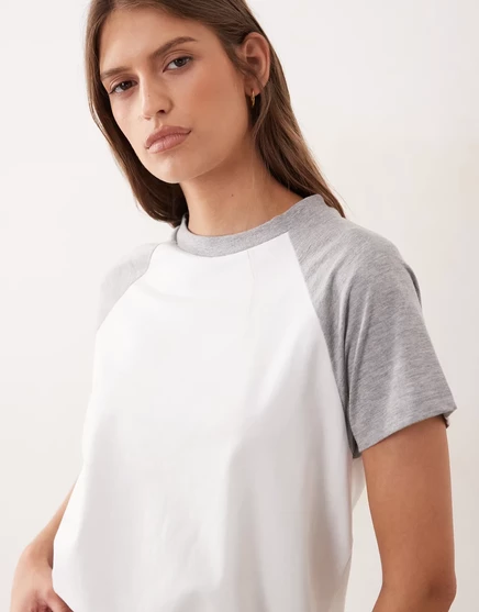Женский топ ASOS Design с контрастными реглан-рукавами, бело-серый