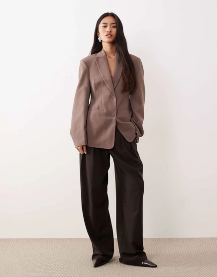 Женский пиджак ASOS Design Tailored Molded Hips, коричневый