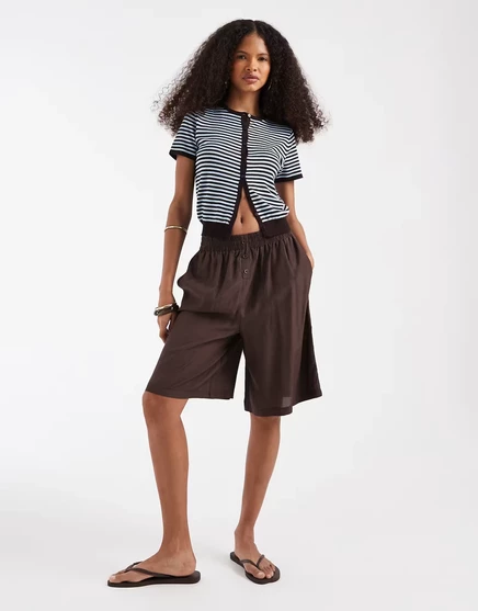 Шорты-бермуды ASOS DESIGN с прозрачным боксерским поясом в шоколадном цвете