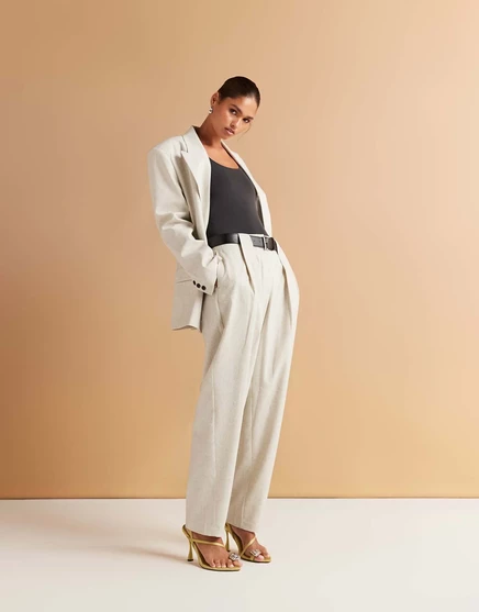 Дизайнерские брюки-бочкообразки ASOS с поясом кремового цвета, сшитые на заказ по индивидуальному заказу cream