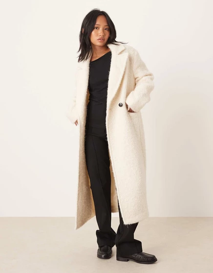Кремовое пальто с текстурой из смеси шерсти ASOS DESIGN Petite rich  cream