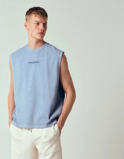 Топ-майка оверсайз в тяжелом весе от ASOS DESIGN из синей текстурированной ткани - часть комплекта, выстиранного во время дождя