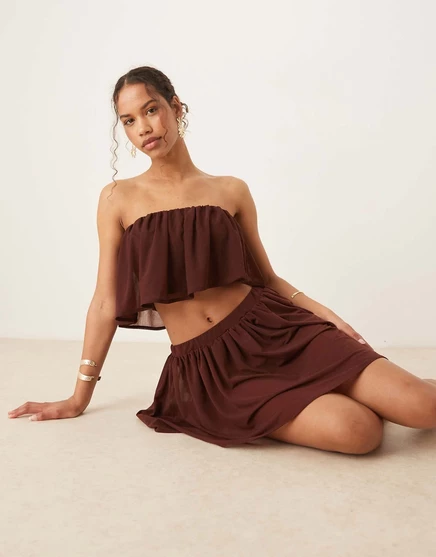 Укороченный топ-бандо с оборками ASOS DESIGN шоколадного цвета - часть комплекта chocolate