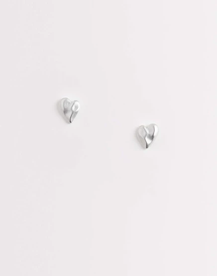 Маленькие серьги-гвоздики в виде сердца из искусственного жемчуга ASOS DESIGN