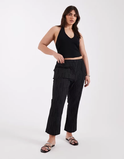 ДИЗАЙН ASOS Curve укороченный клеш в черную текстурированную полоску black stripe