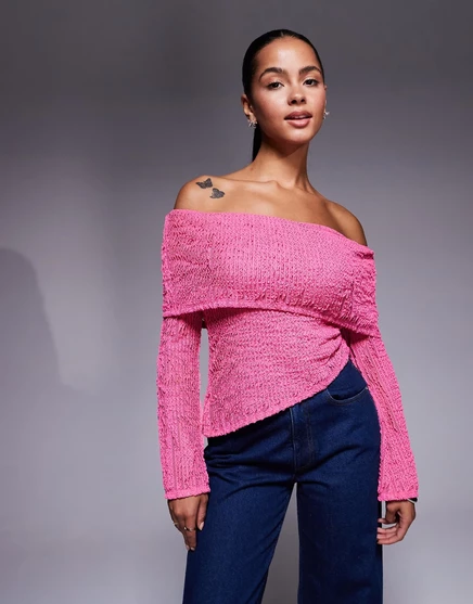 Вязаный крючком полупрозрачный топ-бардо ASOS DESIGN с асимметричным подолом ярко-розового цвета bright pink