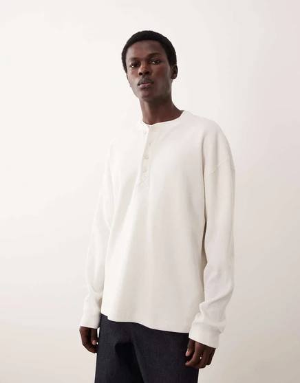 Кремовая футболка henley из вафельного трикотажа с длинным рукавом свободного кроя в супертяжелом весе от ASOS COLLECTIVE кремового цвета