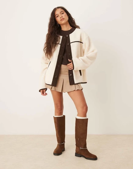 ДИЗАЙНЕРСКИЙ плюшевый кардиган ASOS с отделкой из шоколадного вельвета кремового цвета cream