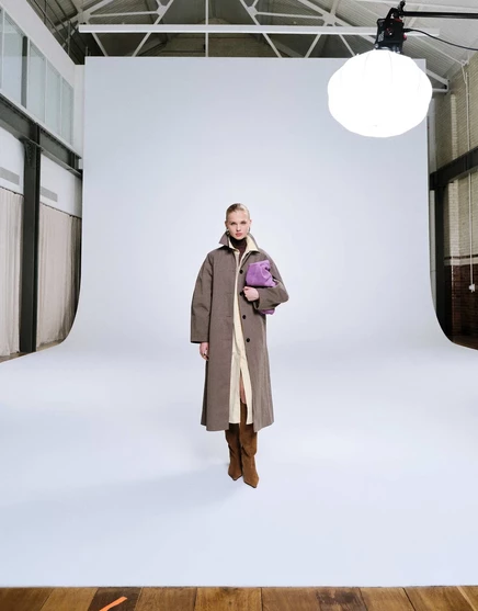 Женский тренч ASOS Design длинный с плиссировкой, пепельно-бежевый